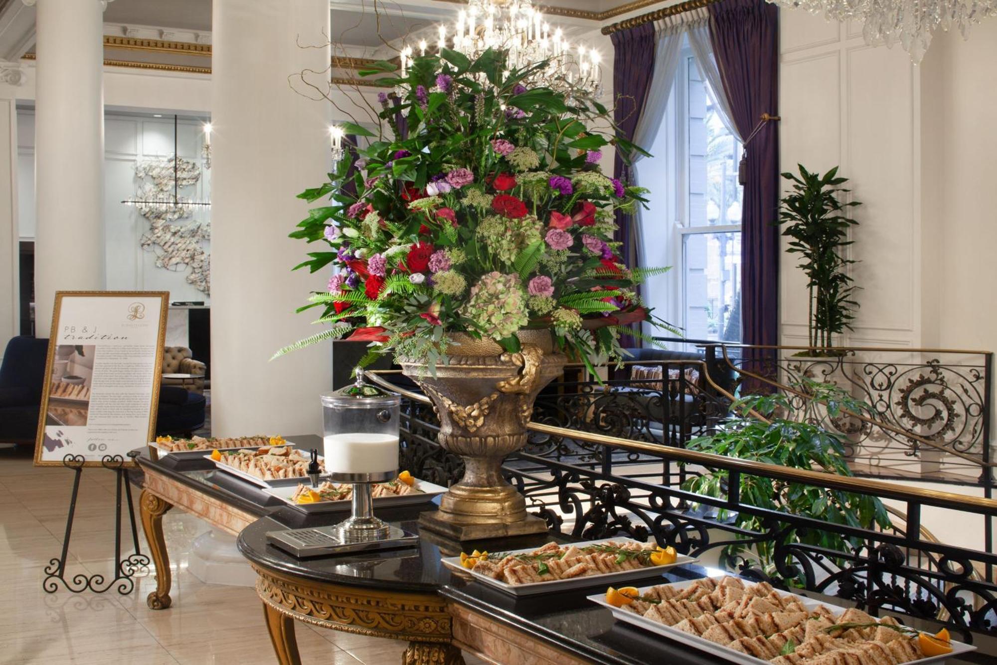 Hotel Le Pavillon, New Orleans, A Tribute Portfolio