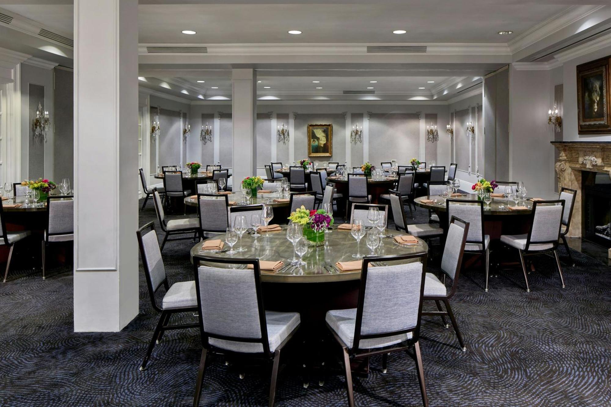Le Pavillon, New Orleans, A Tribute Portfolio Nova Orleães