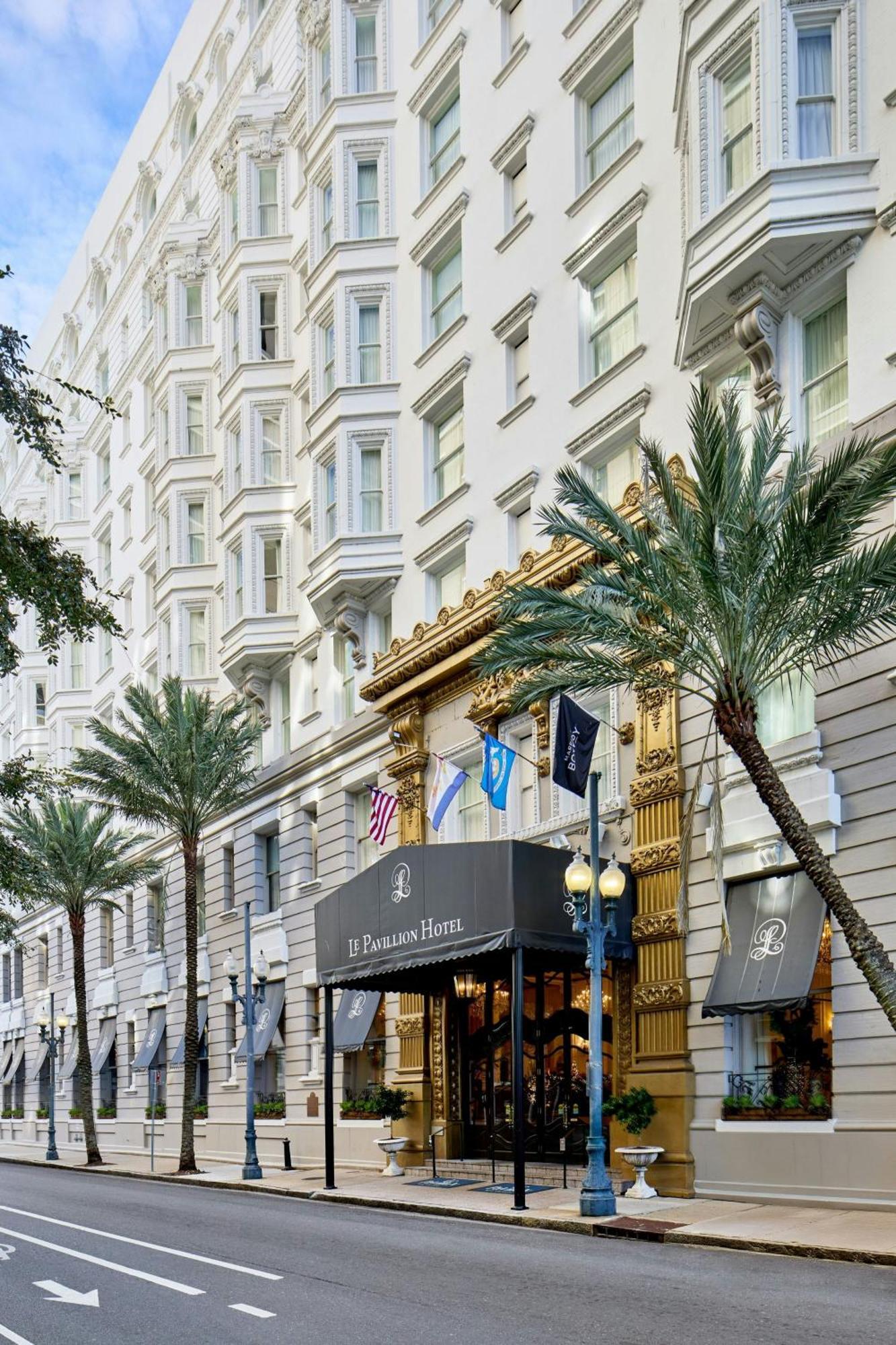 Le Pavillon, New Orleans, A Tribute Portfolio